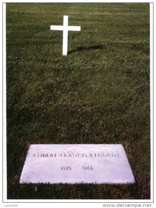 (149) US Memorial -  Robert Kennedy Tomb - War Cemeteries