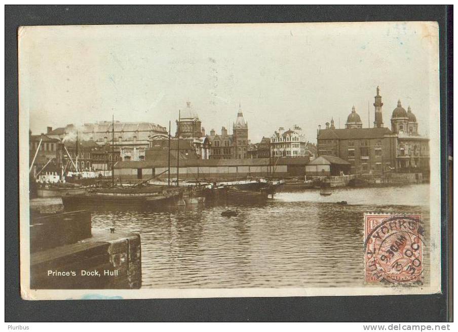 HULL, PRINCE`S DOCK, VINTAGE POSTCARD - Hull