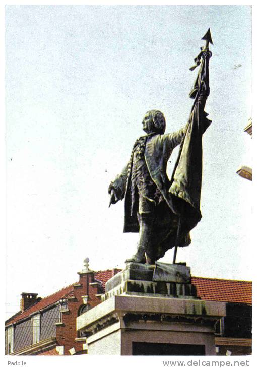 Carte Postale 59. Landrecies  Statue De Dupleix Joseph François  Marquis Très Beau Plan - Landrecies