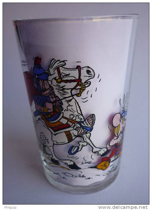 VERRE ASTERIX AMORA 1968 9 A SE MEFIE D'UN CENTURION A CHEVAL - Art De La Table