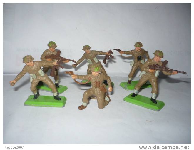 LOT DE 6 :  BRITAINS  LTD   Copyright  Deetail Soldiers Made In England - Armee