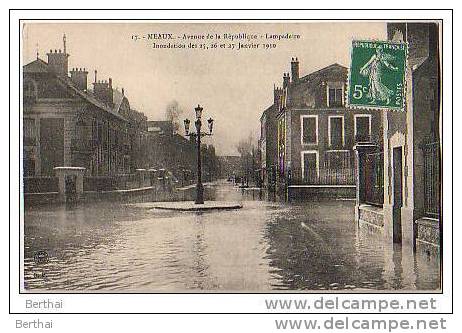 77 MEAUX - Avenue De La Republique - Lampadaire - Meaux