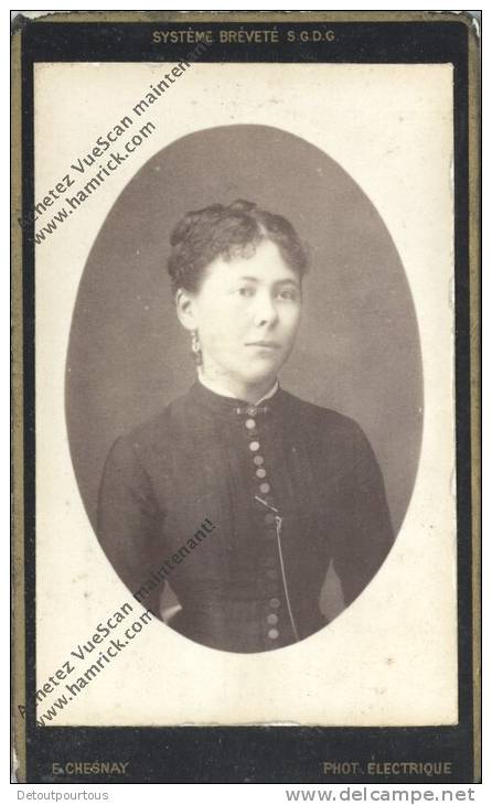 Photographie Carte De Visite : Jeune Femme /  Photographe E CHESNAY Boulevard Carnot à DIJON - Non Classificati