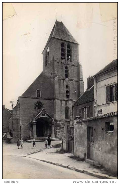 CPSM 78 - AUBERGENVILLE L´ église - Peu Courante Avec Les Enfants - Aubergenville