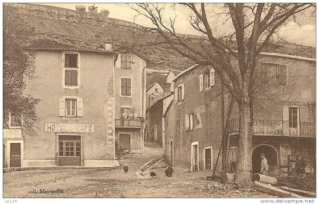 Lozère- Barre-des-Cévennes -Les Trois Rochers, Vue De La Place; Rare. - Other & Unclassified