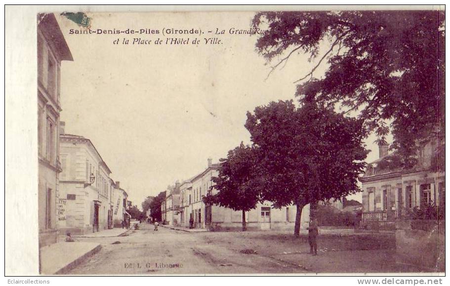 Gironde....33....  Saint Denis De Piles..La Place Et Grande Rue - Andere & Zonder Classificatie