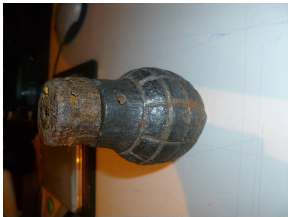 A Vendre Une Grenade Foug - Decorative Weapons