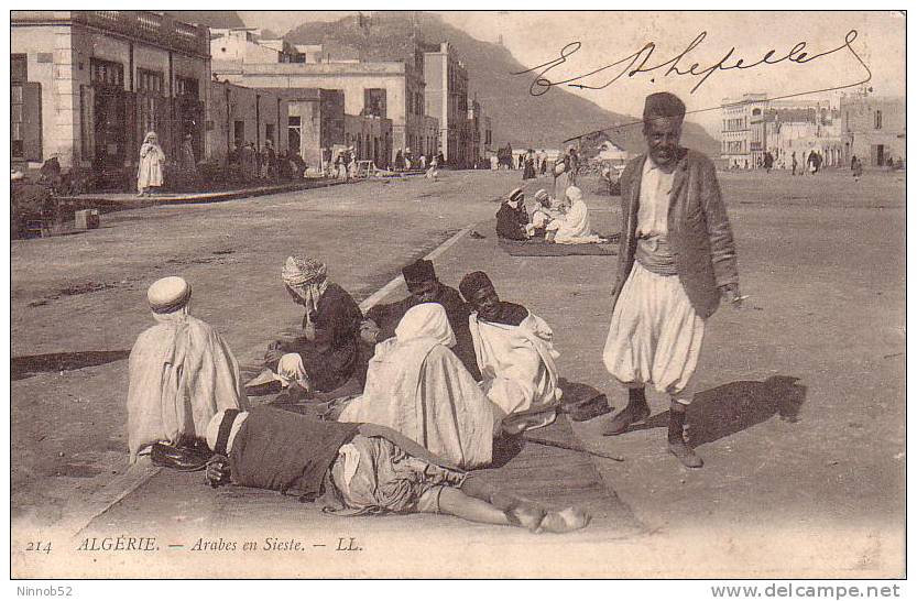 CPA ALGERIE Arabes En Sieste - Hommes