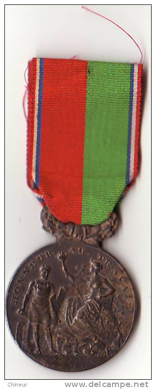 MEDAILLE HONNEUR TRAVAIL ATTRIBUE 1928 - Francia