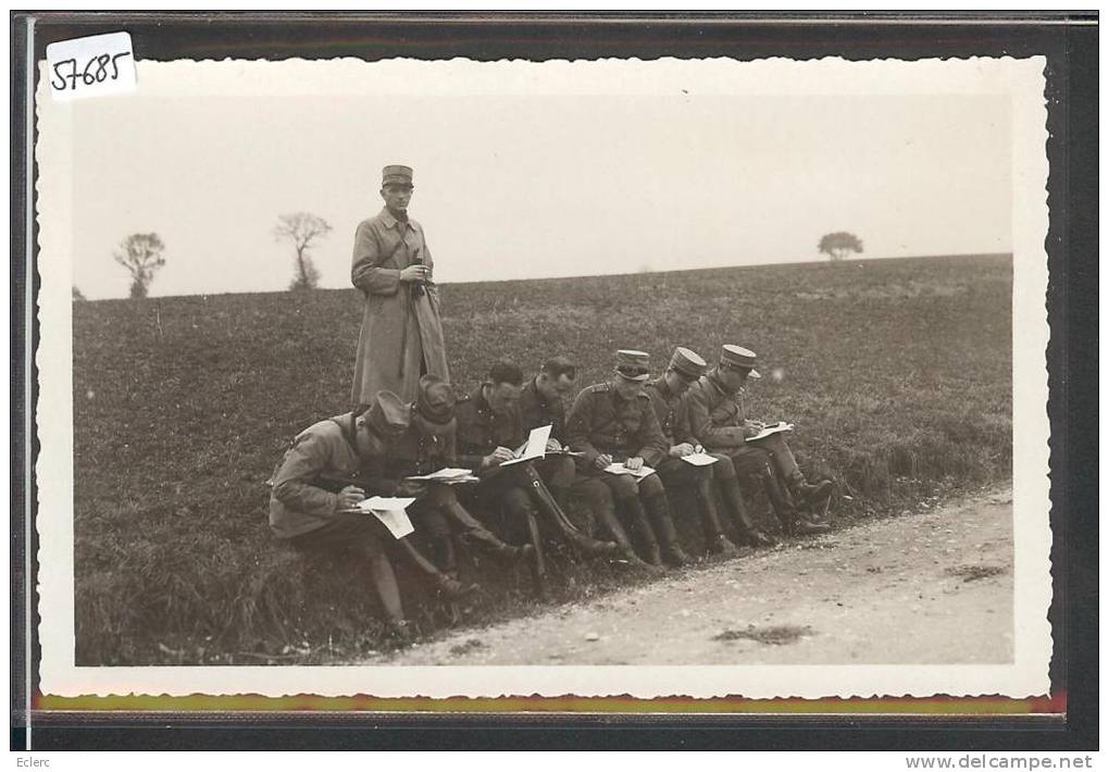 ARMEE SUISSE - GROUPE DE MILITAIRES - TB - Andere & Zonder Classificatie