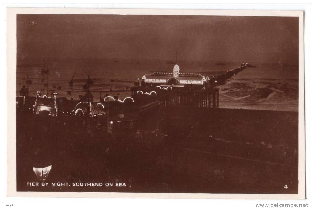 England - Southend On Sea - Pier By Night - Real Photo - Not Used - Southend, Westcliff & Leigh
