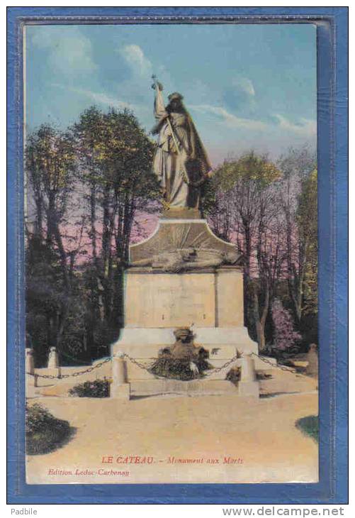 Carte Postale 59. Le Cateau  Le Monument Aux Morts Trés Beau Plan - Le Cateau