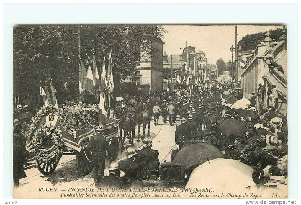 Bdd - 76 - ROUEN - PETIT QUEVILLY - POMPIER - SAPEURS POMPIERS - FUNERAILLE - ENTERREMENT - CORBILLARD - Sapeurs-Pompiers