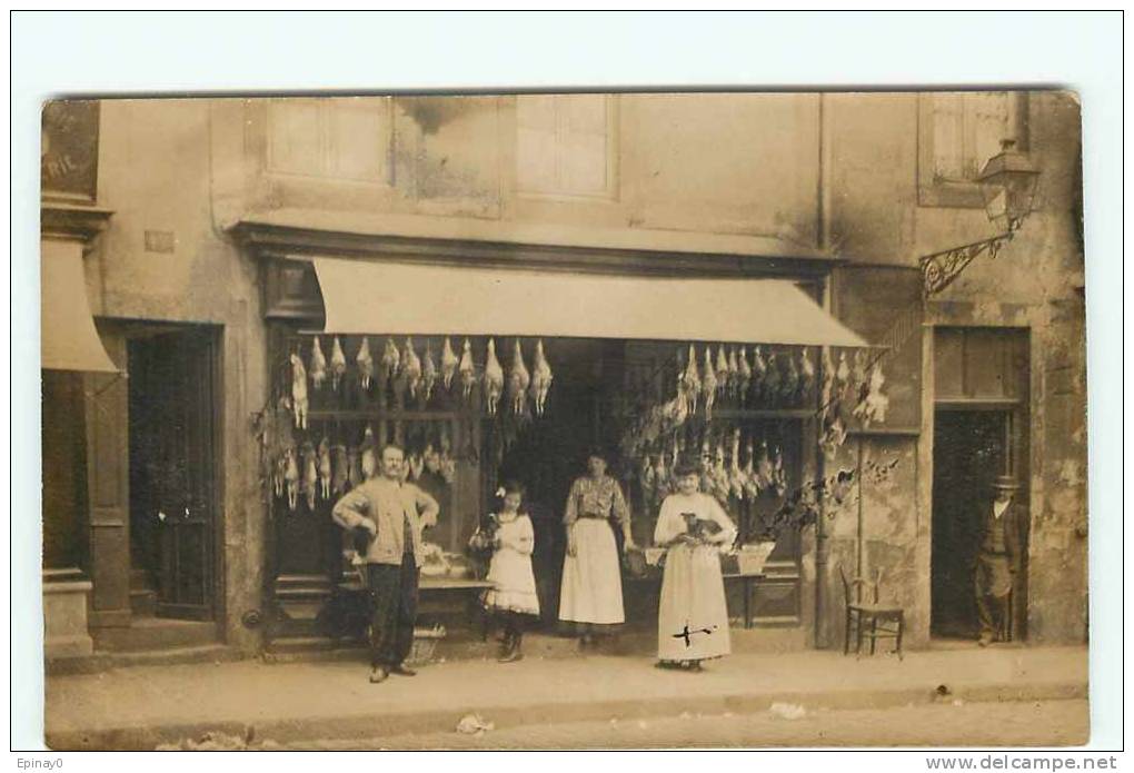 CARTE PHOTO D'une BOUGERIE - BOUCHER - A Identifier