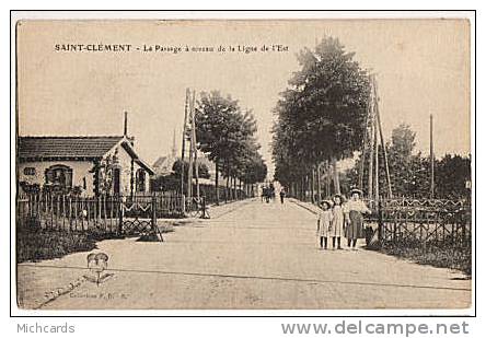 CPA 89 SAINT CLEMENT - Le Passage A Niveau De La Ligne De L Est - Saint Clement