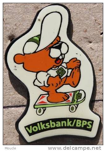 BPS / VOLKSBANK - CASTOR SUR UNE PLANCHE A ROULETTES - CASQUETTE - Banks