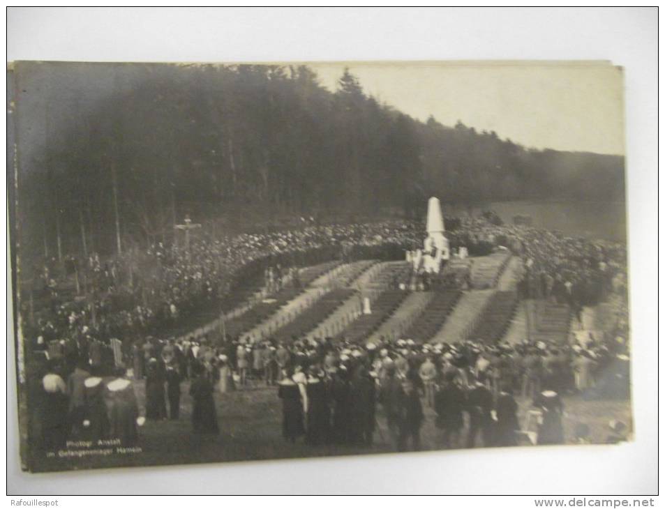 Carte Photo Photgr  Anstat Im Gefangenenlager Hamein - War Cemeteries