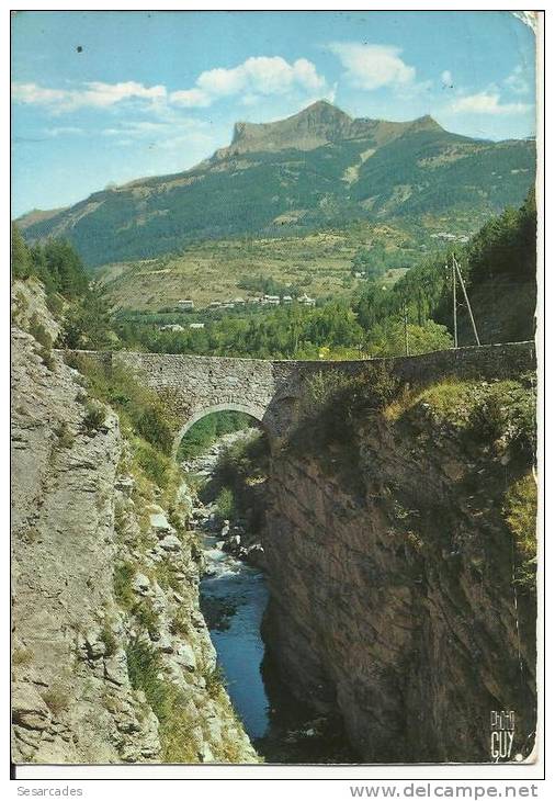 COLMARS-LES-ALPES, LE VERDON À PONT-HAUT, AU FOND LE HAMEAU DE CLIGNIN ET LA CIME DE ROCHE-CLINE - Castellane