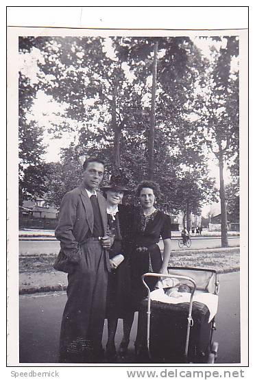 19515 Deux Photo Enfant 194? Parent  - Sans Doute Paris France -landau - Non Classés
