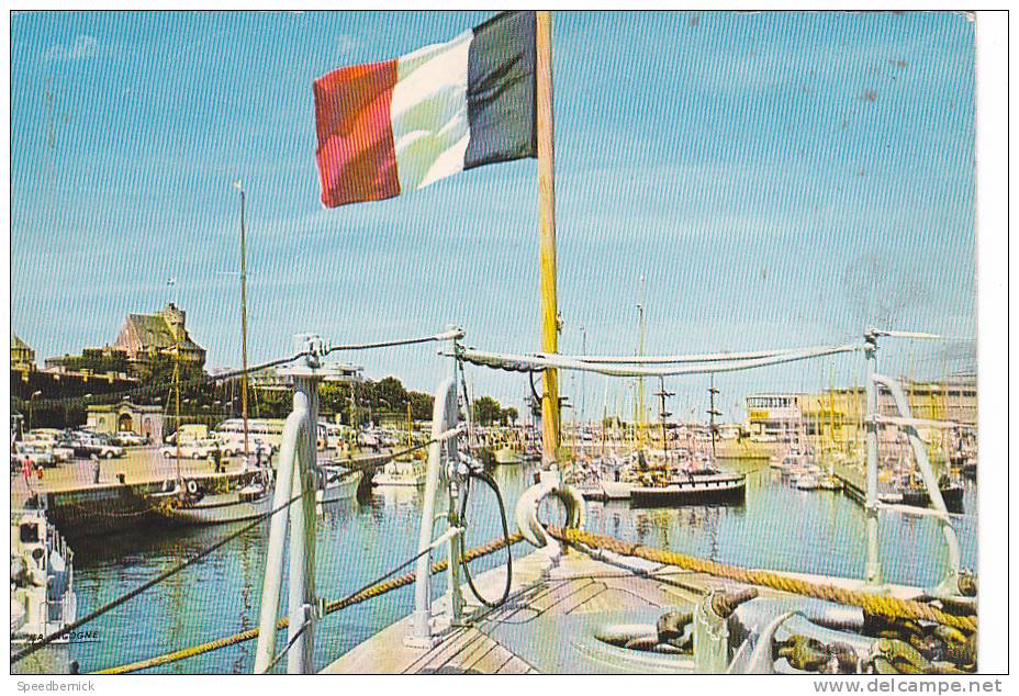 19536 Escale à Saint Malo. 35.288.181 La Cigogne. 1969 -drapeua Francais, Bateau Ancre - Saint Malo