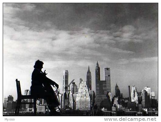 Robert DOISNEAU Maurice Baquet Interprete Boccherini Devant Manhattan New York 1957, Nouvelles Images 1987, PH 340 - Doisneau