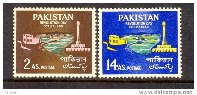 1960 PAKISTAN REVOLUTION DAY SET OF 2 STAMPS UMM. - Pakistan