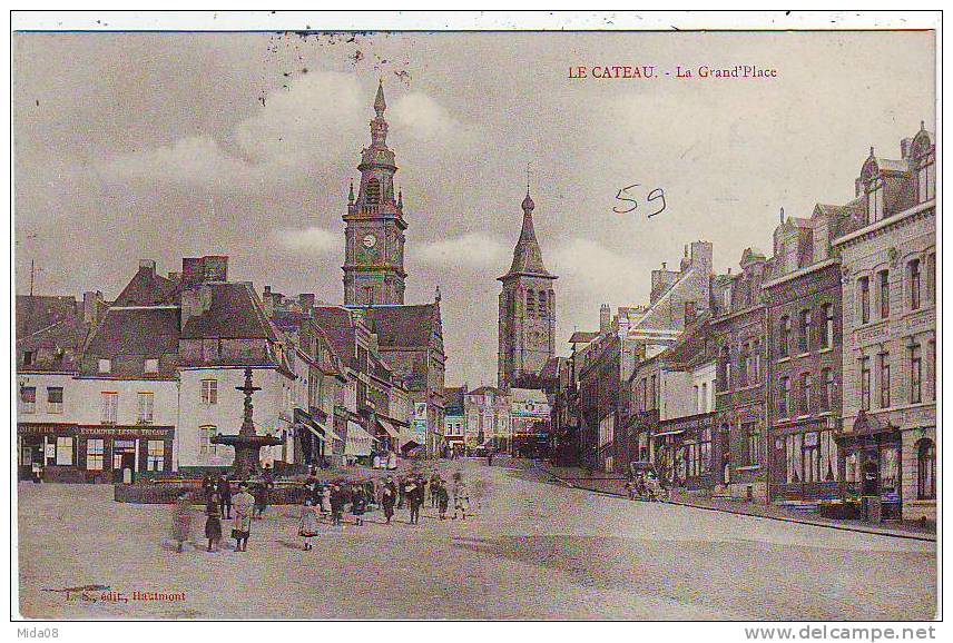 59. LE CATEAU . LA GRAND'PLACE . ANIMATION. - Le Cateau