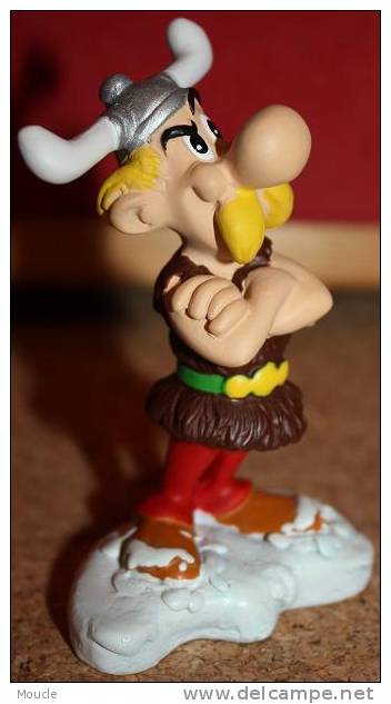 FIGURINE D'ASTERIX EN RESINE - 9CM DE HAUT - 5CM DE LARGE - SIGNE UDERZO,GOSCIGNY - Asterix & Obelix