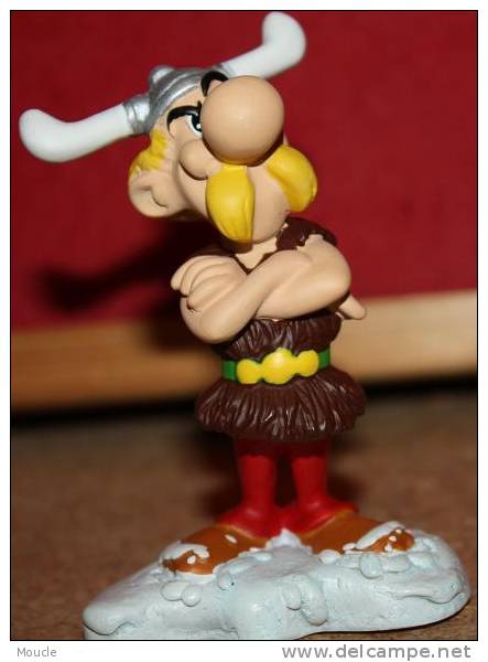 FIGURINE D'ASTERIX EN RESINE - 9CM DE HAUT - 5CM DE LARGE - SIGNE UDERZO,GOSCIGNY - Asterix & Obelix