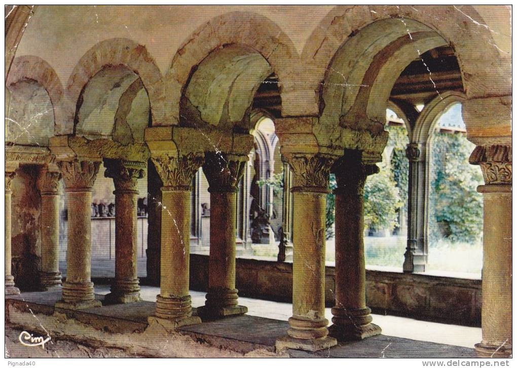 Cp , 42 , CHARLIEU , Abbaye Des Bénédictins , Colonnes Jumelées Du Cloître Roman Primitif (XI° S.) - Charlieu