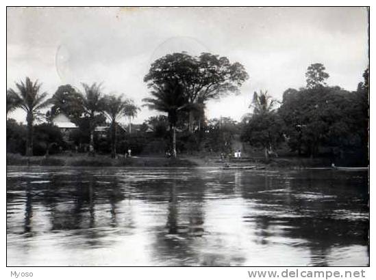 Gabon Station Au Bord Du Fleuve - Gabon