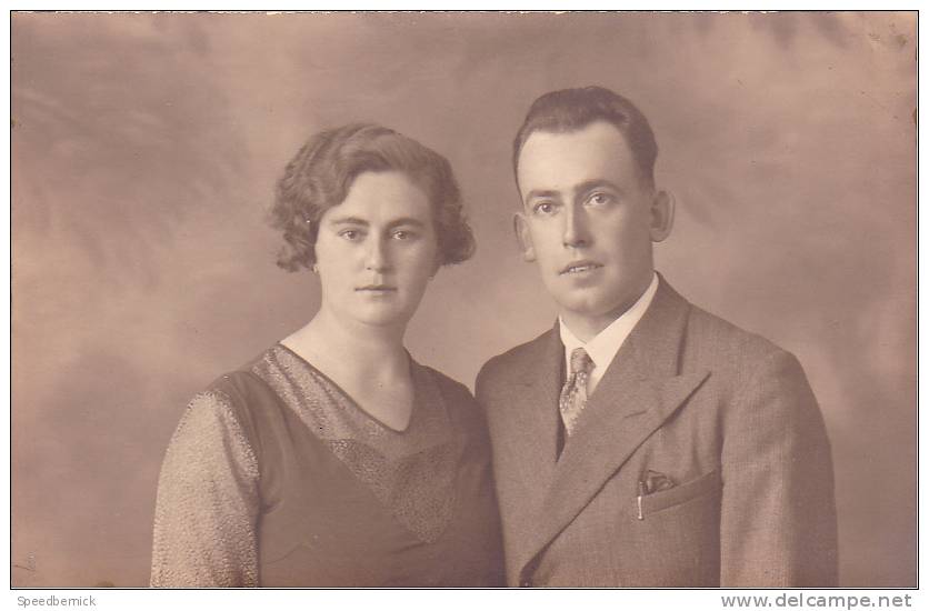 19637 Carte Photo   Femme Couple Homme Peut Etre Du Photographe Leclercq à Pont à Celles - - Pont-à-Celles