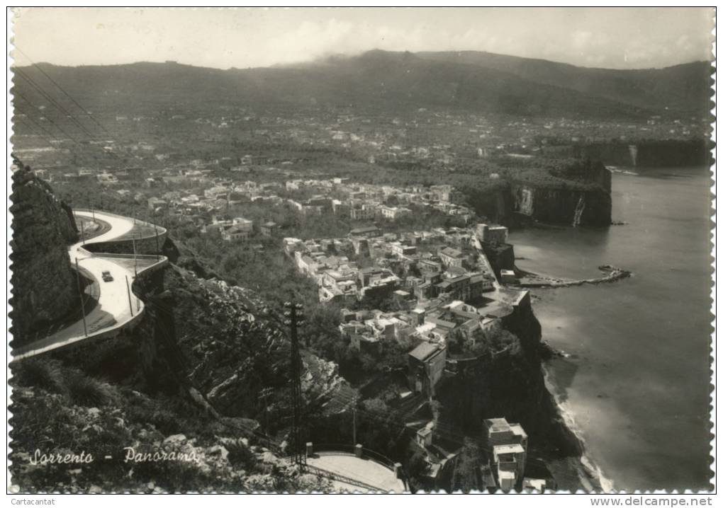 INCANTEVOLE SCORCIO PANORAMICO DI SORRENTO NEGLI ANNI '50. CARTOLINA DEL 1951 - Afragola