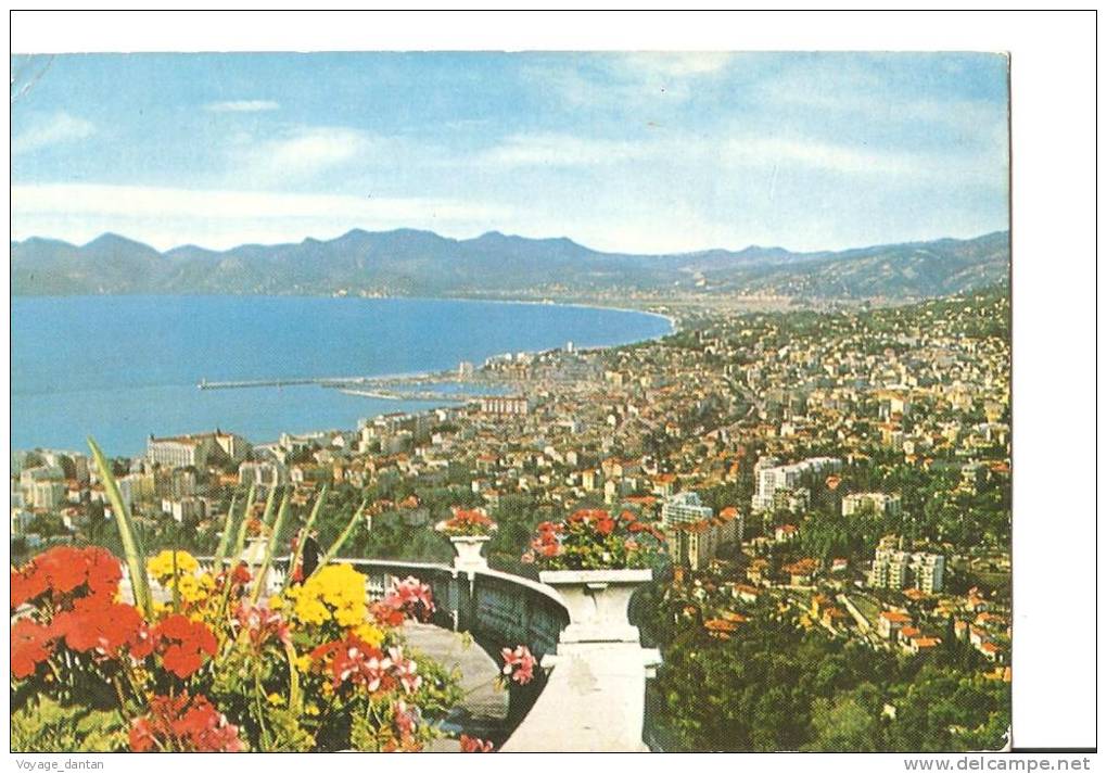 CP, 06, Cannes, Vue Générale Prise De La Californie, 1976, Voyagée - Multi-vues, Vues Panoramiques