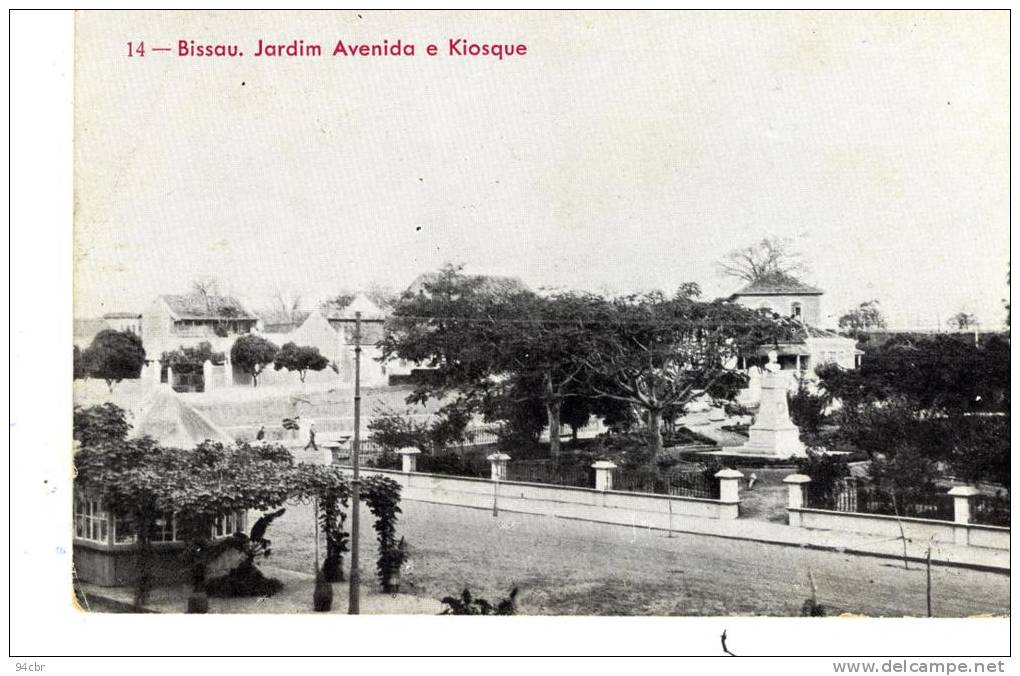 CPA (guinée Portugaise) BISSAU    Jardim Avenida E Kiosque - Guinea Bissau