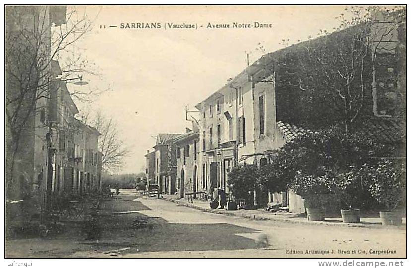 Vaucluse - Ref A47- Sarrians - Avenue Notre Dame   -carte Bon Etat - - Sarrians