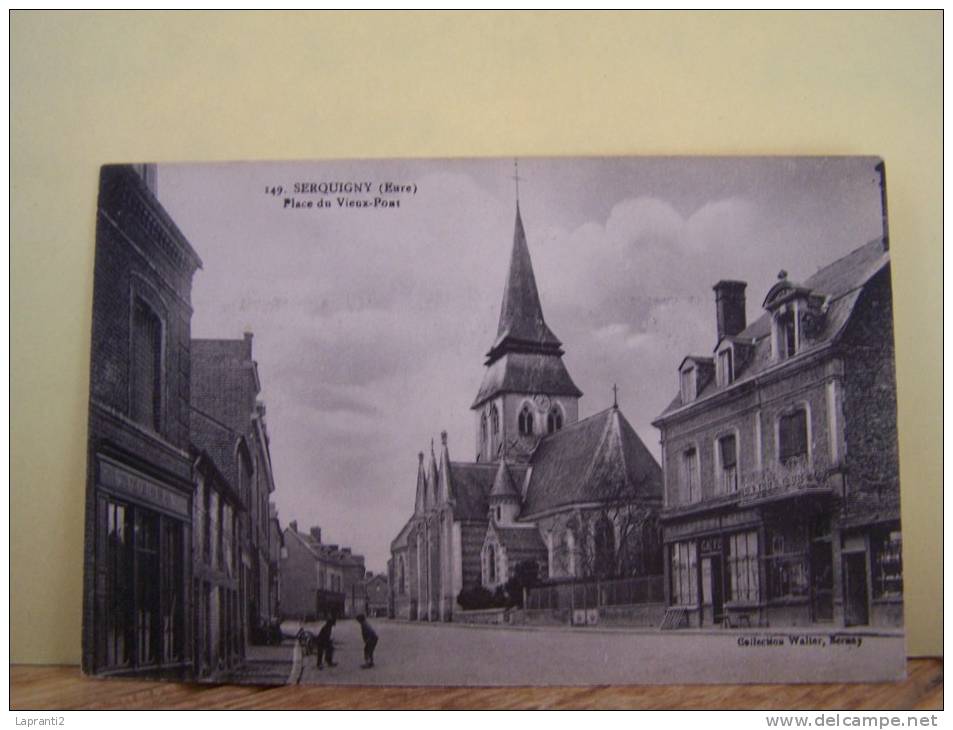 SERQUIGNY (EURE) LES COMMERCES. PLACE DU VIEUX-PONT - Serquigny