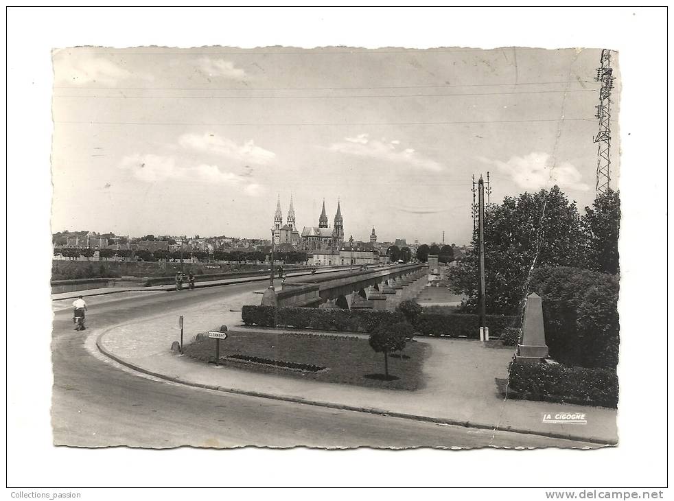 Cp, 03, Moulins, Le Pont Régemortes, Vu De La Madeleine, Voyagée 1959 ? - Moulins