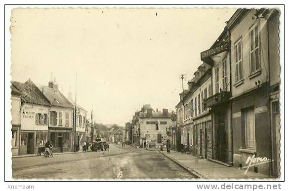 80  - CONTY - Le Centre Du Bourg - Conty