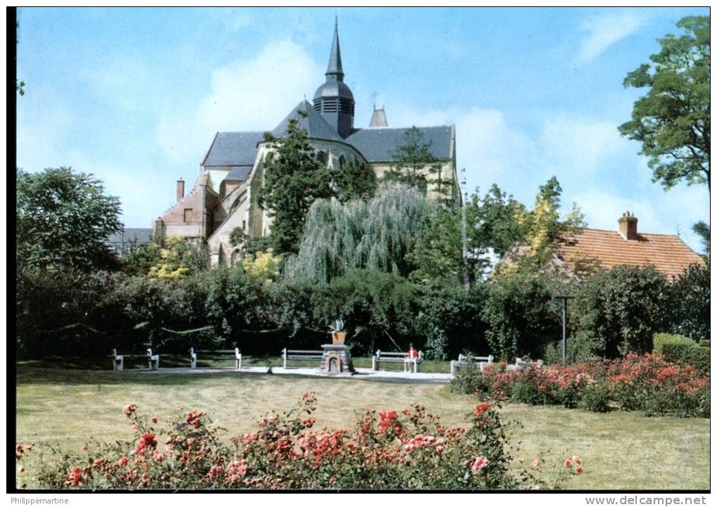 80 - Ham : Le Parc Délicourt Et L'église - Ham