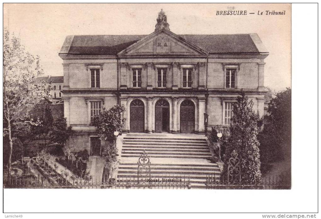 BRESSUIRE  Le Tribunal   Deux-sèvres - Bressuire