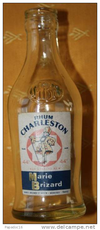 Mignonnette - Rhum Charleston - Marie Brizard 44 ° - Initiales MBR En Relief Dans Le Verre (vide) - Mignonnettes