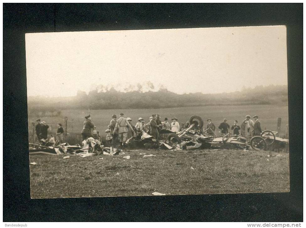 Carte Photo -  Aviation - Accident - Crash - Animée Militaires Et Civils ( Non Située ) - Accidentes