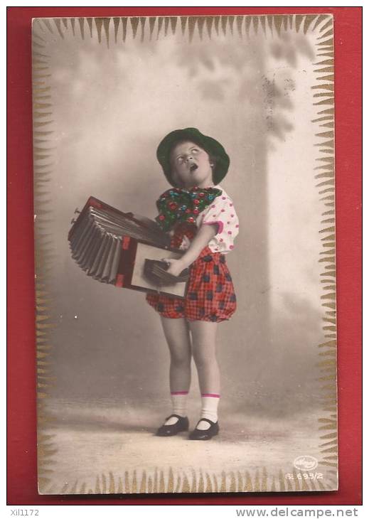 X0154 Enfant Et Accordéon,accordion,Ziehharmonika,fisarmonica.Cachet 1928. - Autres & Non Classés