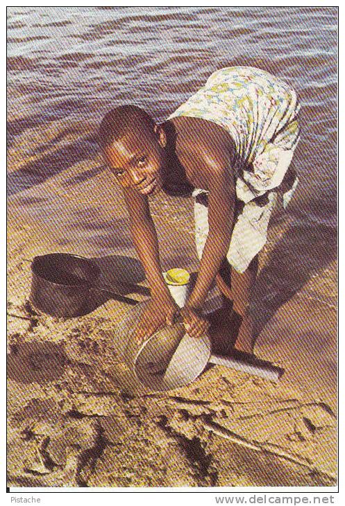 Afrique Africa - Malawi - Jeune Fille - Young Girl Cleaning Pots - Neuve - 2 Scans - VG Condition - Unclassified