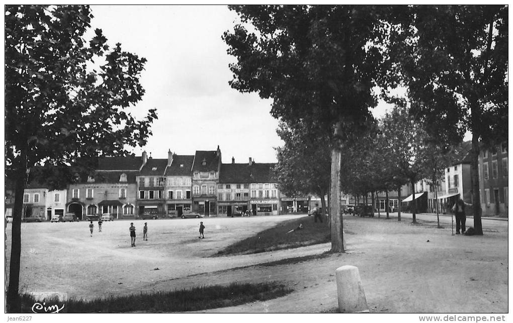 Beaune - Place Madeleine - Beaune