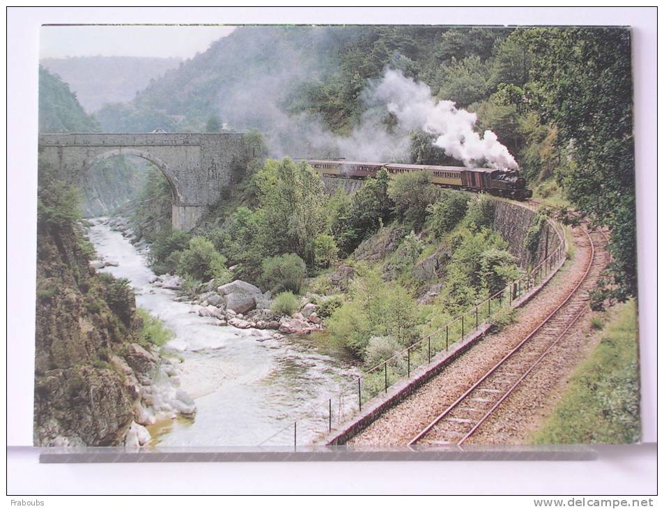 (07) - CHEMIN DE FER DU  VIVARAIS - LIGNE TOURNON LAMASTRE - LES GORGES DU DOUX AU PASSAGE DES ETROITS - AVEC TRAIN - Altri & Non Classificati