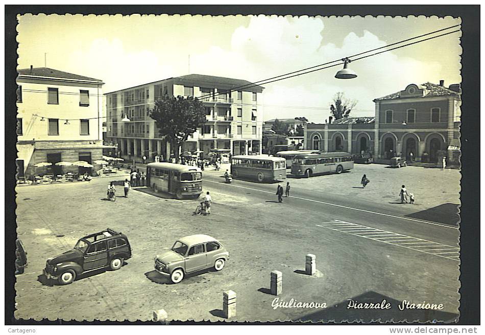 GIULIANOVA Piazzale Stazione Animato Con PULMANN/BUS Fiat Belvedere+500 Cartolina  Viaggiata 1958 - Altri & Non Classificati