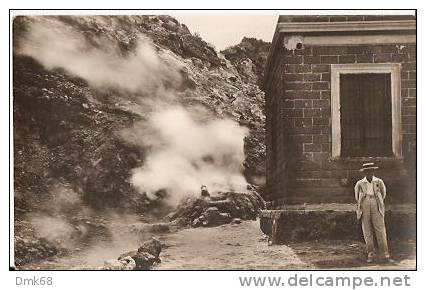 POZZUOLI ( NAPOLI ) LA SOLFATARA - PROPRIETA´ FRATELLI DE LUCA  - LE DEBOUCHE' DE SOUFRE  - CARTOLINA FOTOGRAFICA - Pozzuoli