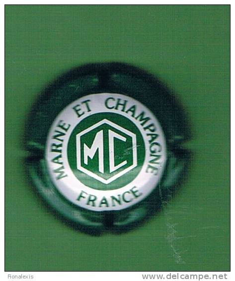 CAPSULE CHAMPAGNE  MOET & CHANDON  (verte & Blanche) - Moet Et Chandon